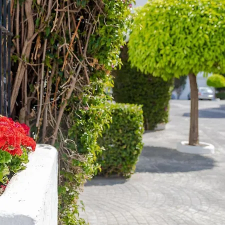 Fully Renovated Seaside Townhouse 200m From The San Pedro Beach With Gated Community Holiday home
