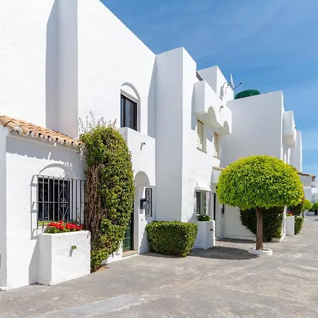 Holiday home Fully Renovated Seaside Townhouse 200m From The San Pedro Beach With Gated Community